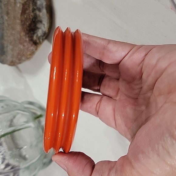 Bakelite Atomic Orange Ribbed Vintage Bangle Bracelet - Picture 8 of 10